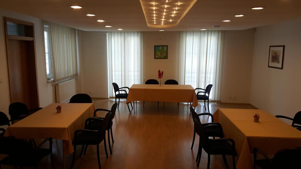 科林酒店 Banská Štiavnica 外观 照片